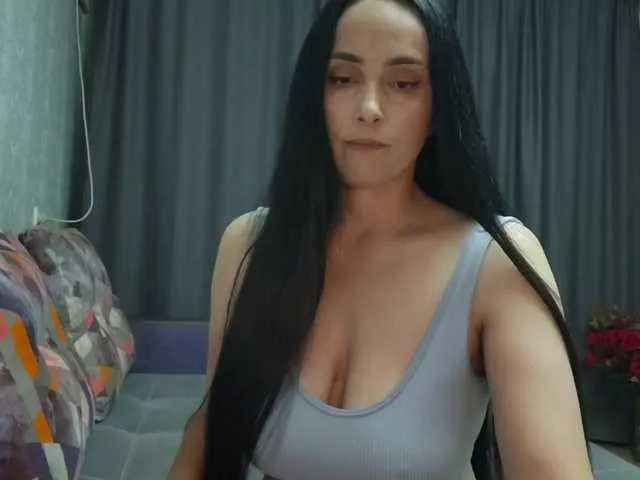 KarinaRouge – webcam model profile photo Image 2