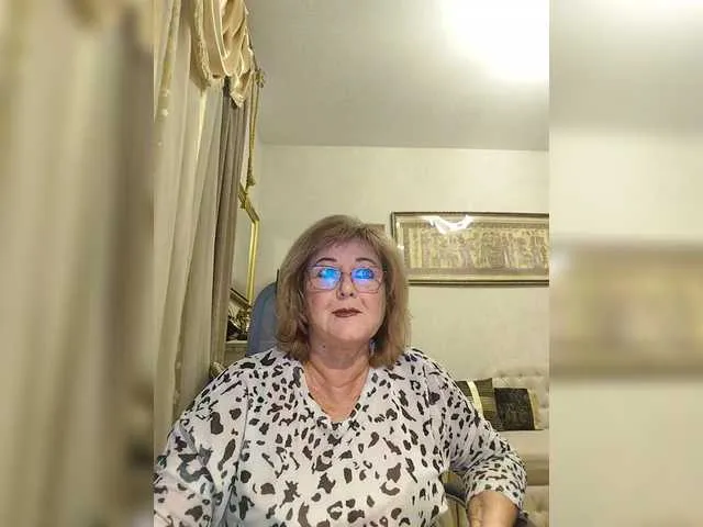 Libely – webcam model profile photo Image 12