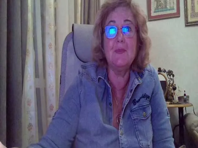 Libely – webcam model profile photo Image 16