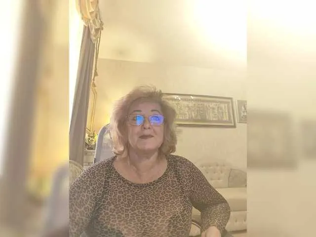 Libely – webcam model profile photo Image 17