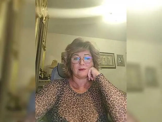 Libely – webcam model profile photo Image 6