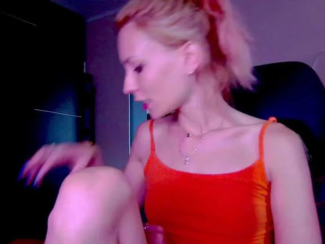 SofiaSins – webcam model profile photo Image 3