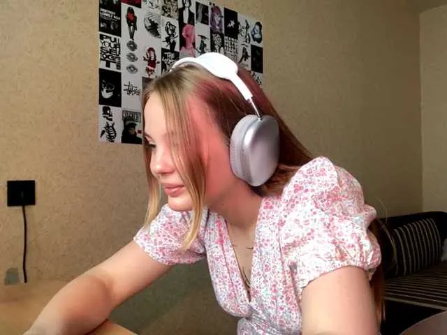 Pizdana – webcam model profile photo Image 2