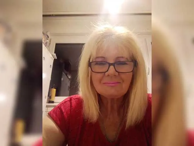 blondeangel_4u2 – webcam model profile photo Image 2