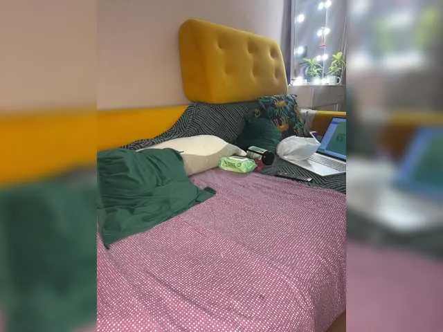 BlondeScarlettx – webcam model profile photo Image 4