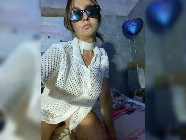 StarKristy – webcam model profile photo Image 2