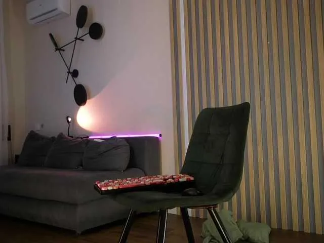 BlondeHott – webcam model profile photo Image 6