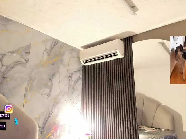 0------0 – webcam model profile photo Image 15