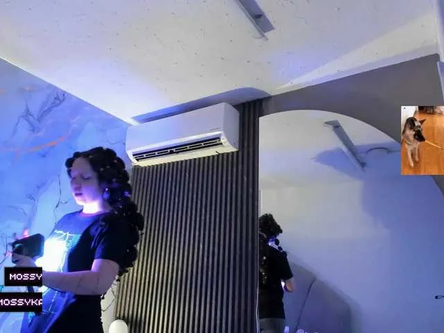 0------0 – webcam model profile photo Image 17