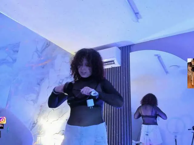 0------0 – webcam model profile photo Image 18