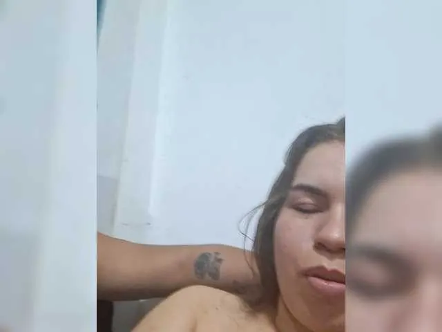 blondeangel_4u2 – webcam model profile photo Image 3