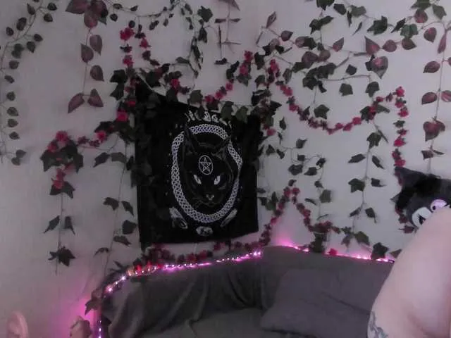 DorisCream – webcam model profile photo Image 11