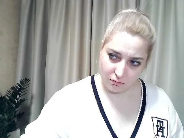 KickaIricka – webcam model profile photo