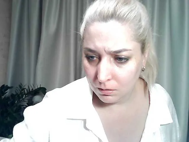 KateDivineUK – webcam model profile photo Image 10