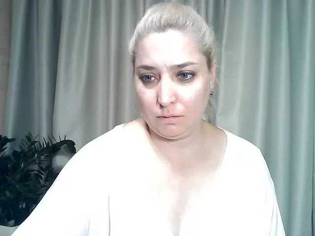 KateDivineUK – webcam model profile photo Image 11