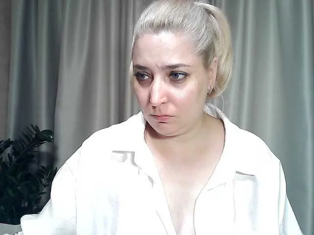 KateDivineUK – webcam model profile photo Image 13