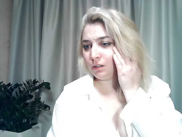 KateDivineUK – webcam model profile photo Image 15