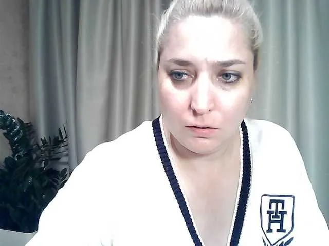 KateDivineUK – webcam model profile photo Image 18