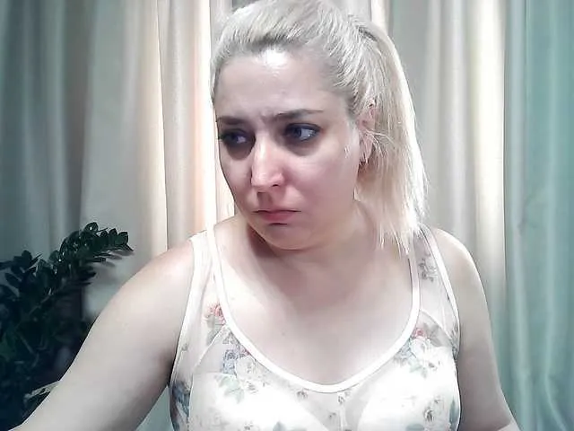 KateDivineUK – webcam model profile photo Image 4