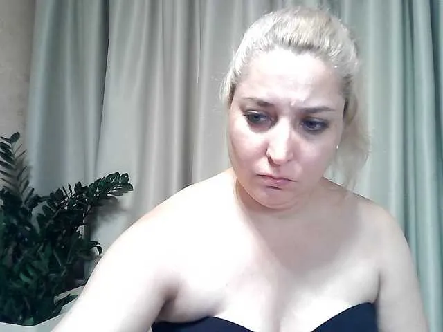 KateDivineUK – webcam model profile photo Image 5
