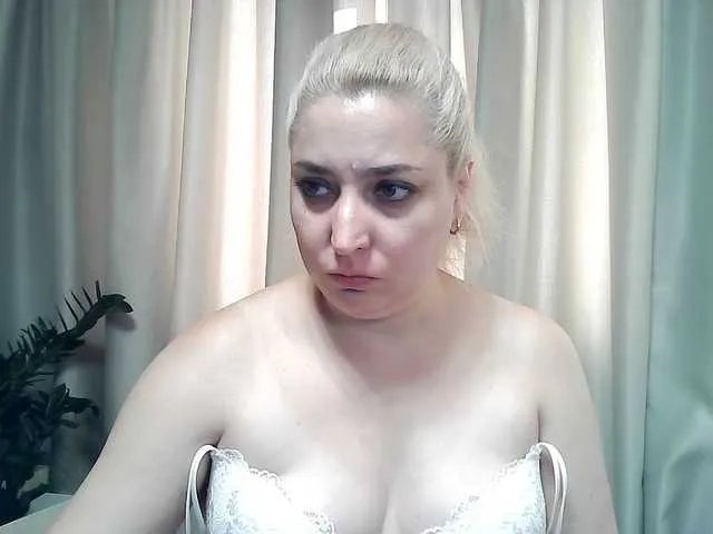 KateDivineUK – webcam model profile photo Image 7