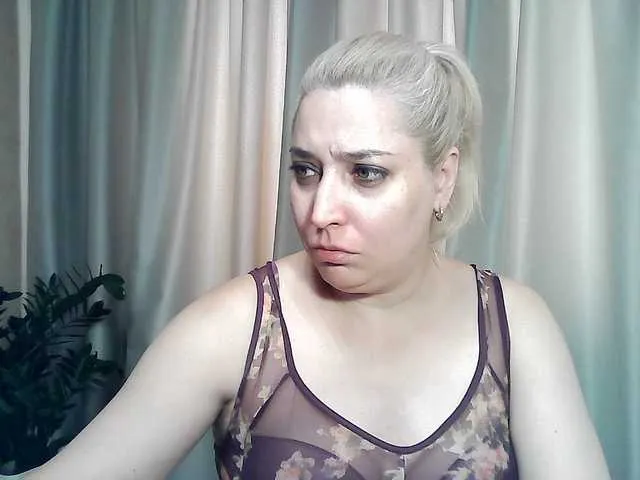 KateDivineUK – webcam model profile photo Image 8