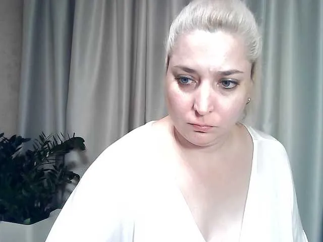 KateDivineUK – webcam model profile photo Image 9