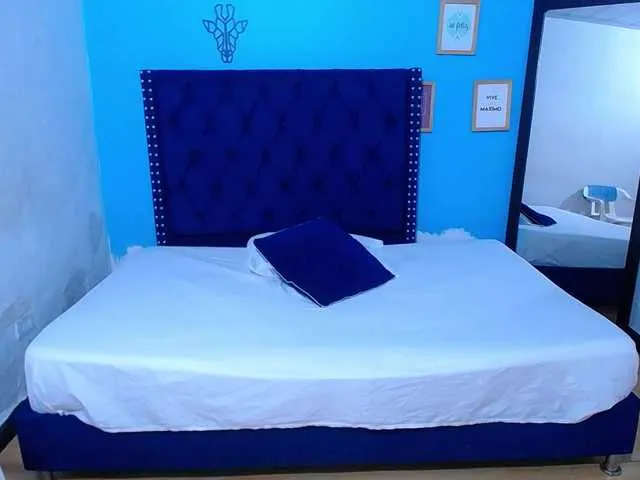 BlondeScarlettx – webcam model profile photo Image 14