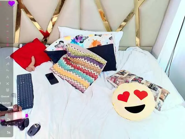 kinkyhousewifee – webcam model profile photo