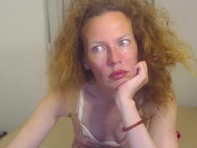 LorrySkye – webcam model profile photo Image 4