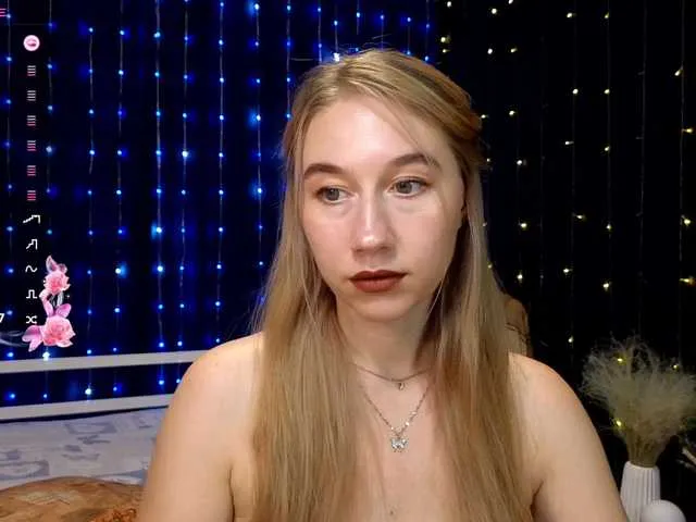 BlondeHott – webcam model profile photo Image 11