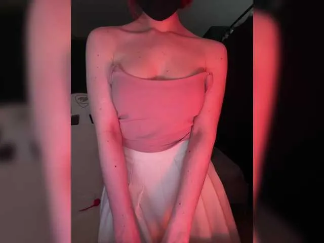 molochnaya000 – webcam model profile photo Image 6