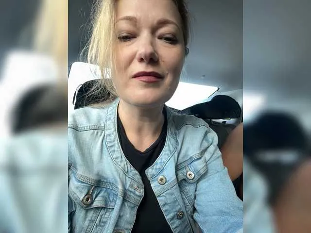 SofiaSins – webcam model profile photo Image 2