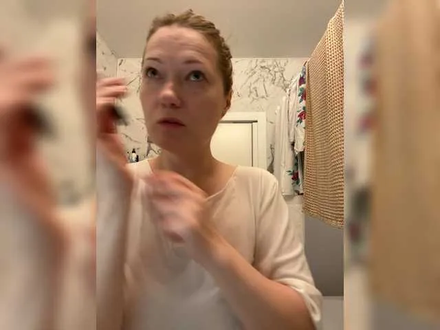 SofiaSins – webcam model profile photo Image 3