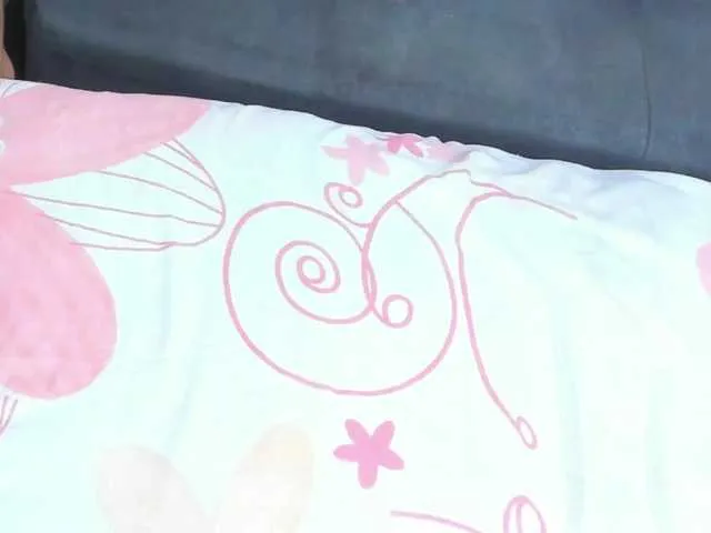 LoraDevine – webcam model profile photo Image 17