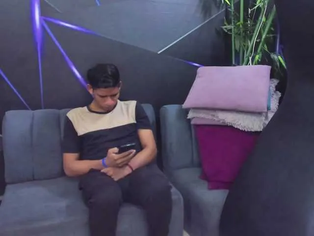 LoraDevine – webcam model profile photo Image 7