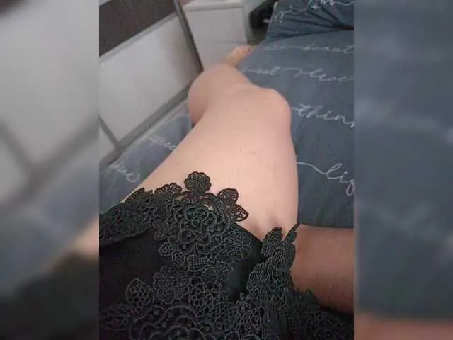 British_EmJess – webcam model profile photo Image 17