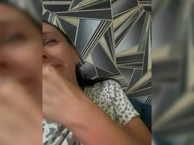 maevebanks – webcam model profile photo Image 4