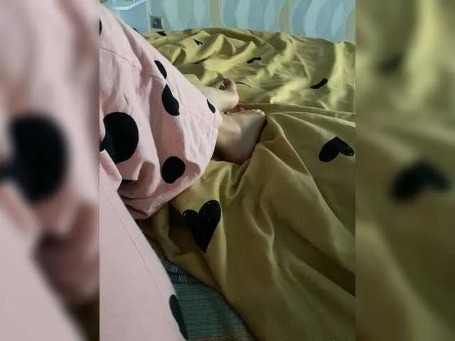 medovaja – webcam model profile photo Image 11