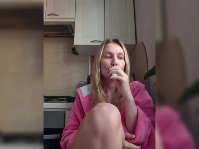 ChelseaBlondeUK – webcam model profile photo Image 18