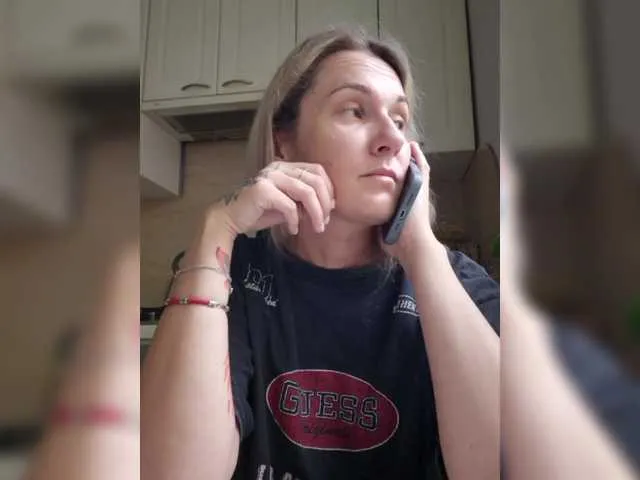 ChelseaBlondeUK – webcam model profile photo Image 9