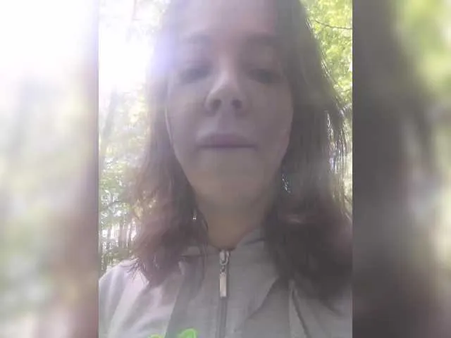 BigTitBlondeUK – webcam model profile photo Image 10