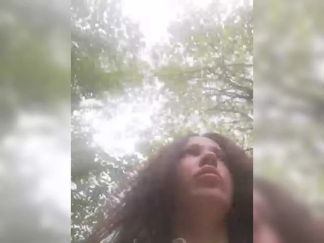 BigTitBlondeUK – webcam model profile photo Image 8