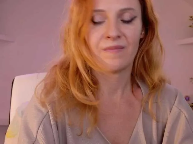 LoraDevine – webcam model profile photo Image 19