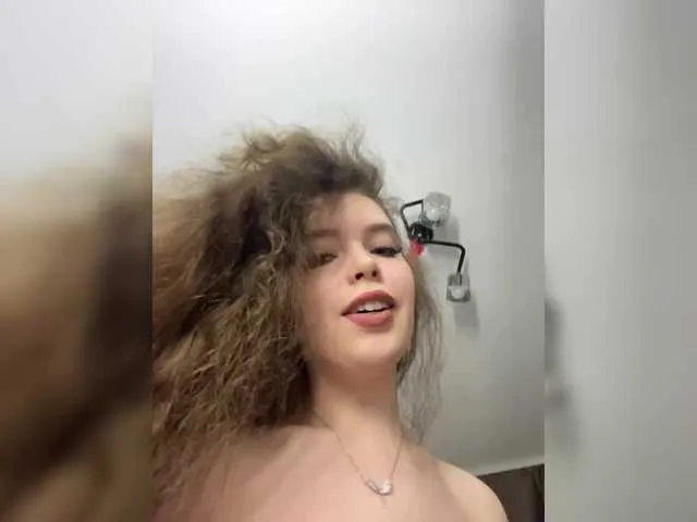 BlondeScarlettx – webcam model profile photo Image 10