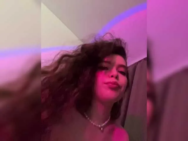 BlondeScarlettx – webcam model profile photo Image 13