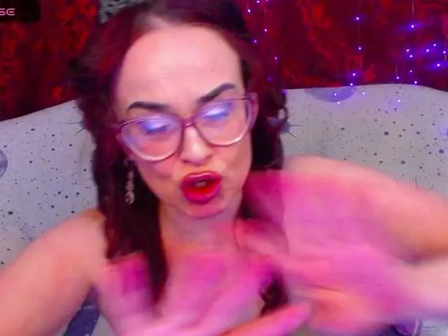 Alenushka888 – webcam model profile photo Image 14