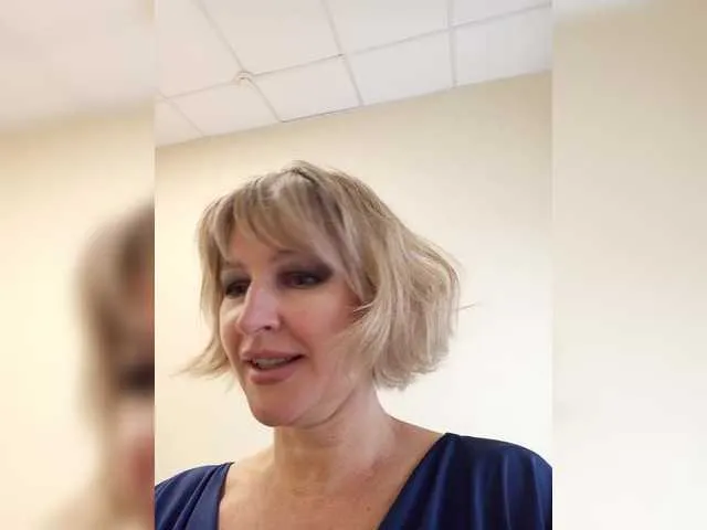 blondeangel_4u2 – webcam model profile photo Image 12