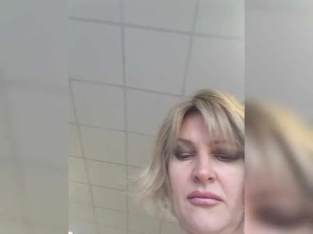 blondeangel_4u2 – webcam model profile photo Image 13