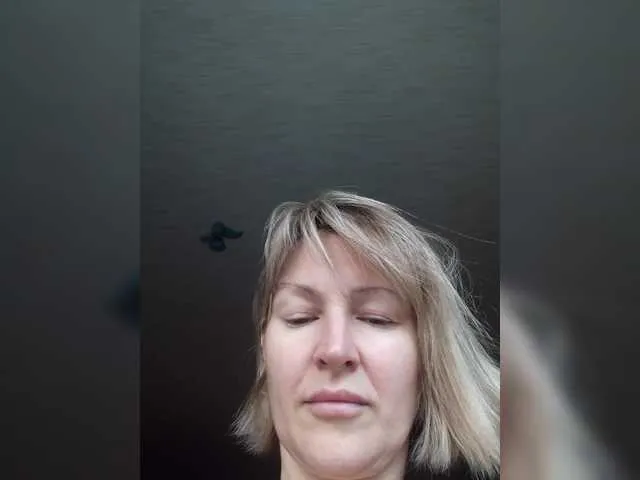 blondeangel_4u2 – webcam model profile photo Image 17